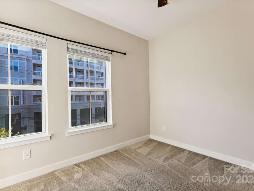 466 Tremont Avenue, Charlotte, NC 28203.  MLS# CAR4190683, YatesRealty ID 2663. 