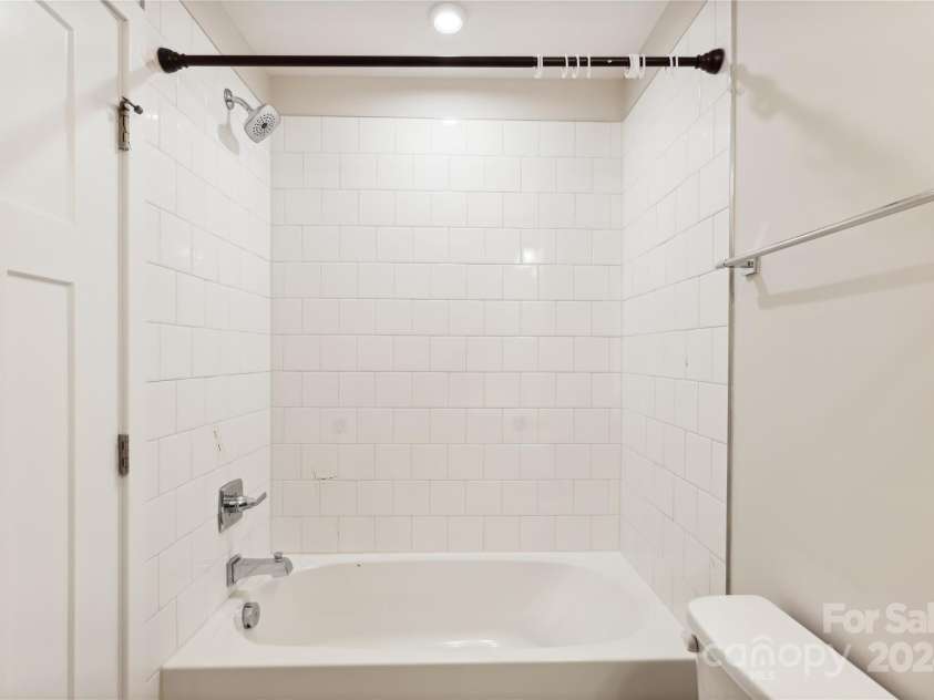 466 Tremont Avenue, Charlotte, NC 28203.  MLS# CAR4190683, YatesRealty ID 2663. 