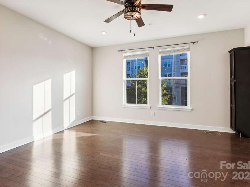 466 Tremont Avenue, Charlotte, NC 28203.  MLS# CAR4190683, YatesRealty ID 2663. 