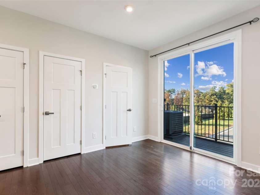466 Tremont Avenue, Charlotte, NC 28203.  MLS# CAR4190683, YatesRealty ID 2663. 