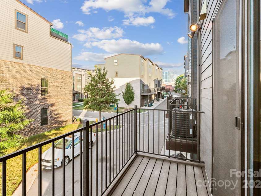 466 Tremont Avenue, Charlotte, NC 28203.  MLS# CAR4190683, YatesRealty ID 2663. 