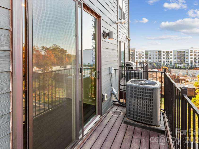 466 Tremont Avenue, Charlotte, NC 28203.  MLS# CAR4190683, YatesRealty ID 2663. 