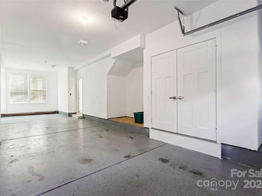 466 Tremont Avenue, Charlotte, NC 28203.  MLS# CAR4190683, YatesRealty ID 2663. 