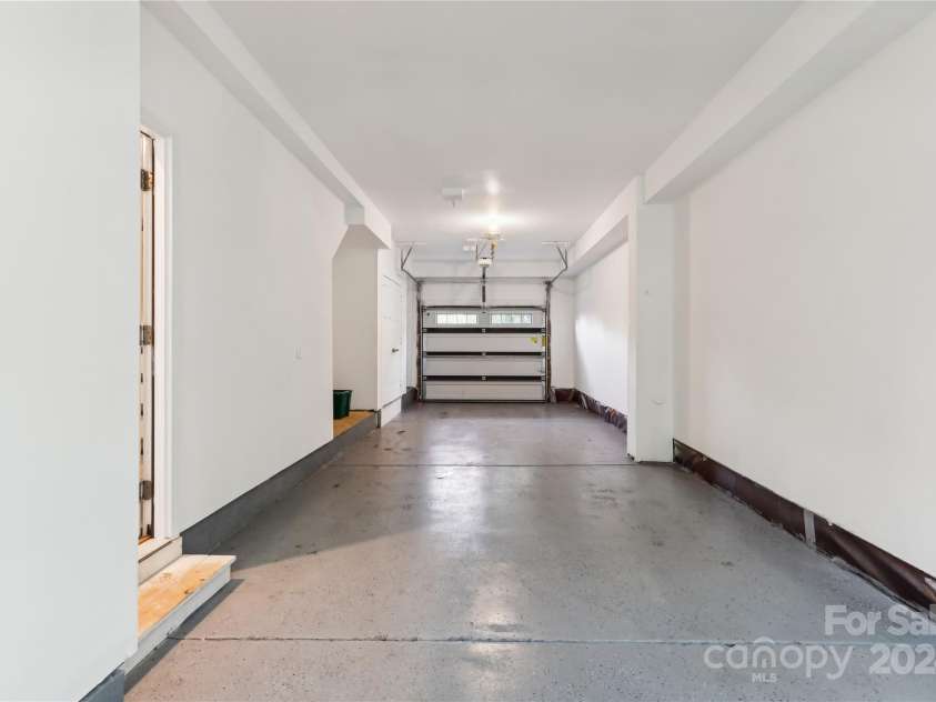 466 Tremont Avenue, Charlotte, NC 28203.  MLS# CAR4190683, YatesRealty ID 2663. 