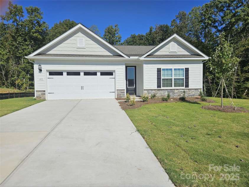 125 Rills Crossing Way, Troutman, NC 28166.  MLS# CAR4283107, YatesRealty ID 26630. 