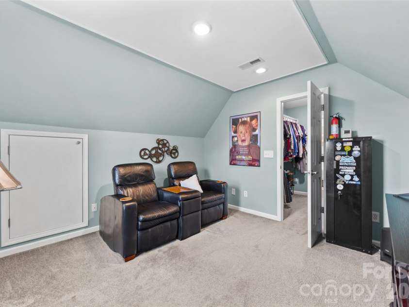 1241 Old Coach Lane, Rock Hill, SC 29732.  MLS# CAR4385541, YatesRealty ID 26631. Flex Space