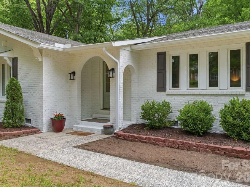 6535 Summerlin Place, Charlotte, NC 28226.  MLS# CAR4378322, YatesRealty ID 26632. 