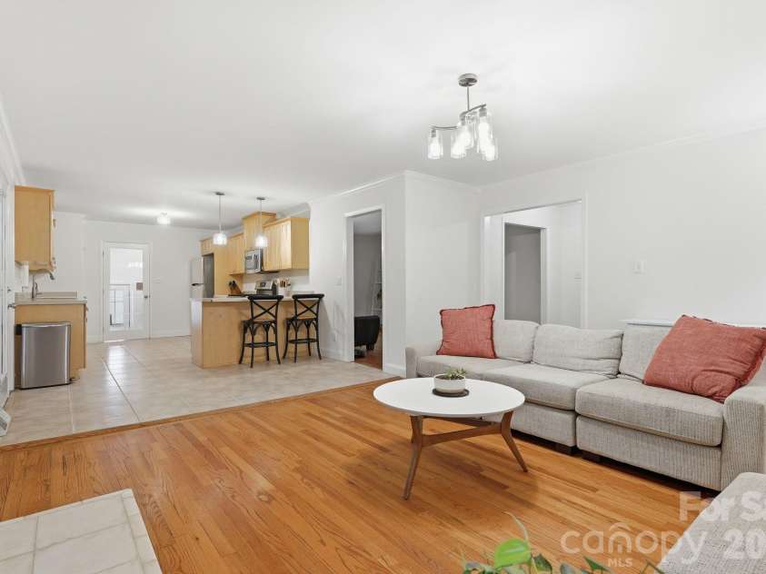 6535 Summerlin Place, Charlotte, NC 28226.  MLS# CAR4378322, YatesRealty ID 26632. 
