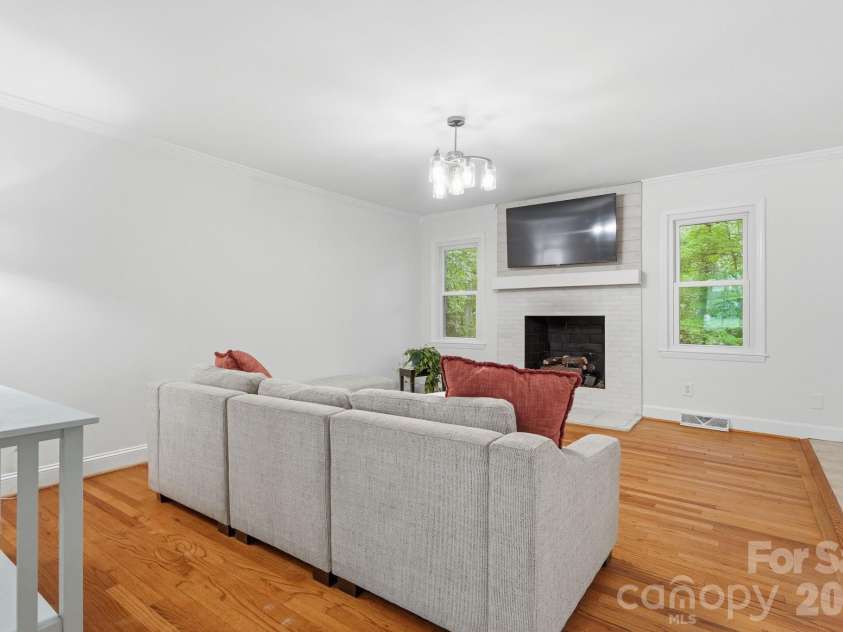 6535 Summerlin Place, Charlotte, NC 28226.  MLS# CAR4378322, YatesRealty ID 26632. 