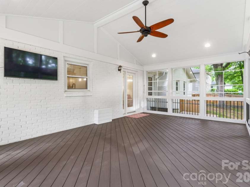 6535 Summerlin Place, Charlotte, NC 28226.  MLS# CAR4378322, YatesRealty ID 26632. 