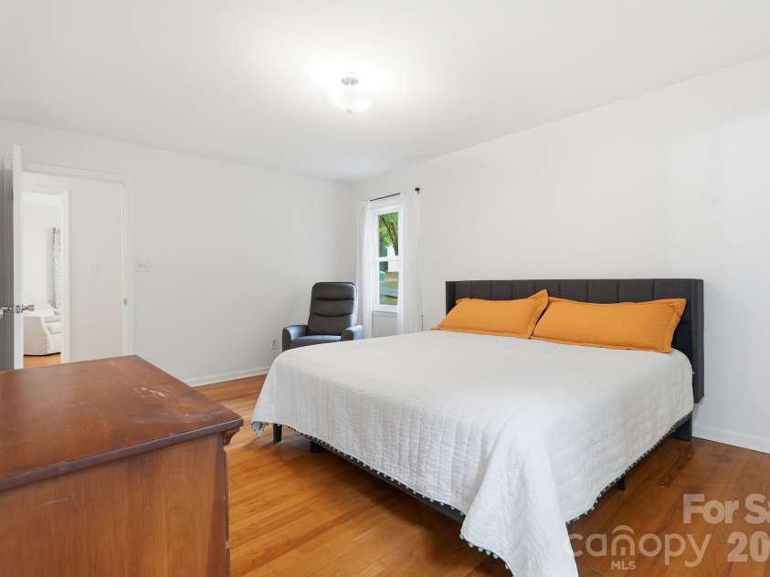 6535 Summerlin Place, Charlotte, NC 28226.  MLS# CAR4378322, YatesRealty ID 26632. 