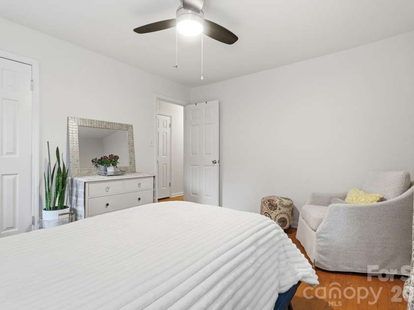 6535 Summerlin Place, Charlotte, NC 28226.  MLS# CAR4378322, YatesRealty ID 26632. 