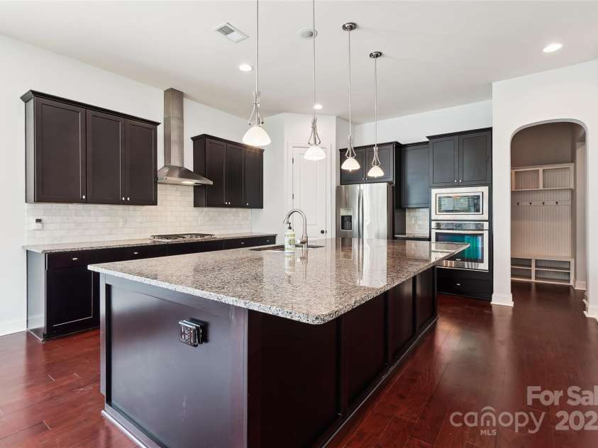 657 Chase Court, Fort Mill, SC 29708.  MLS# CAR4282996, YatesRealty ID 26632. Kitchen