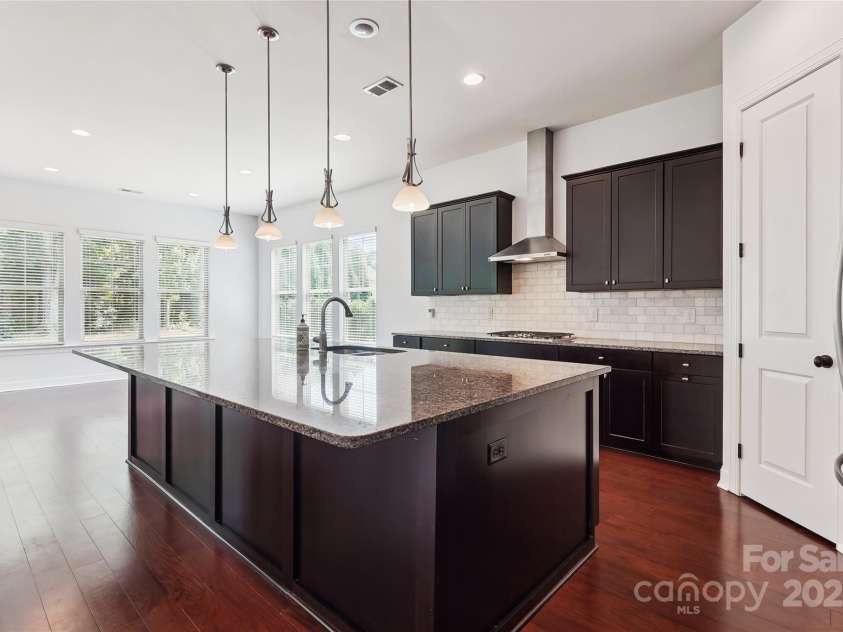 657 Chase Court, Fort Mill, SC 29708.  MLS# CAR4282996, YatesRealty ID 26632. Kitchen