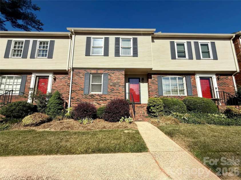 2705 North Center Street, Hickory, NC 28601.  MLS# CAR4379325, YatesRealty ID 26633. 