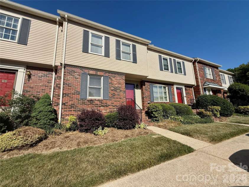 2705 North Center Street, Hickory, NC 28601.  MLS# CAR4379325, YatesRealty ID 26633. 