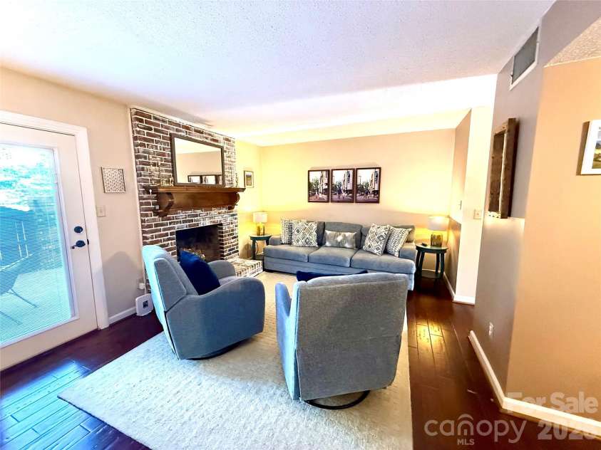 2705 North Center Street, Hickory, NC 28601.  MLS# CAR4379325, YatesRealty ID 26633. 