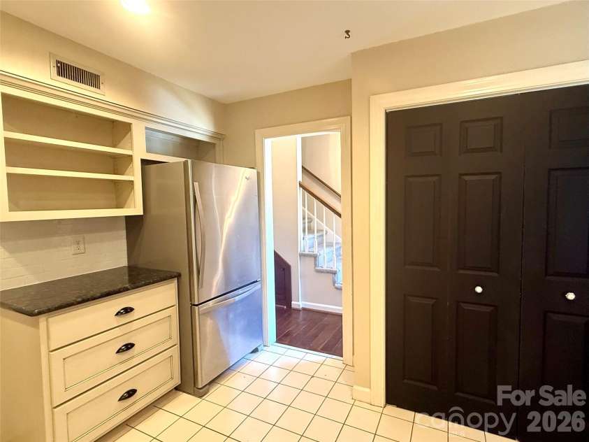 2705 North Center Street, Hickory, NC 28601.  MLS# CAR4379325, YatesRealty ID 26633. 