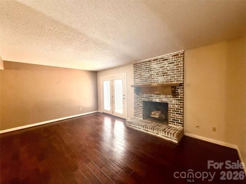 2705 North Center Street, Hickory, NC 28601.  MLS# CAR4379325, YatesRealty ID 26633. 