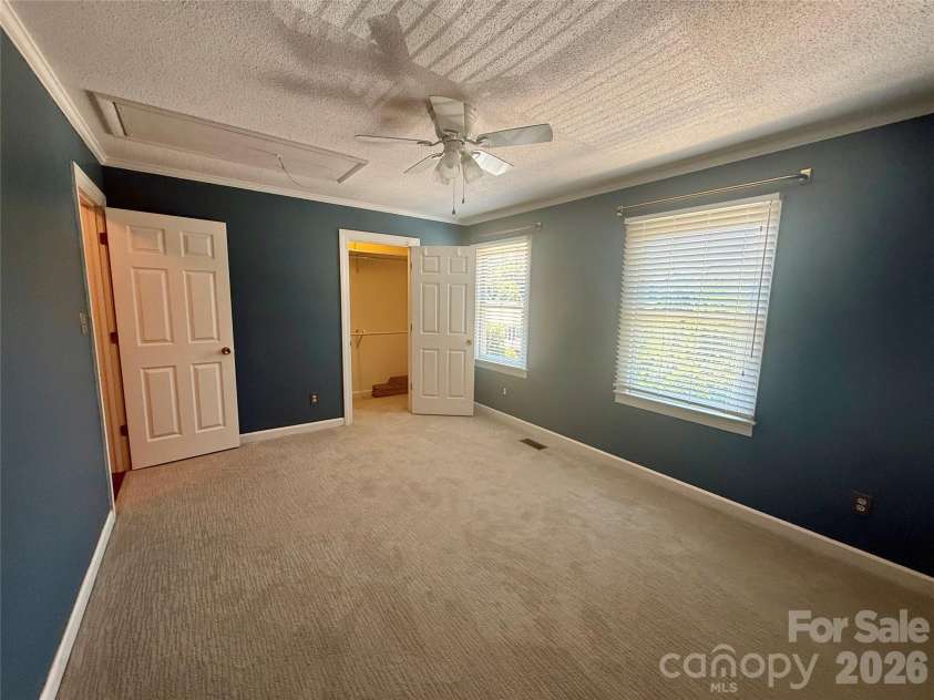 2705 North Center Street, Hickory, NC 28601.  MLS# CAR4379325, YatesRealty ID 26633. 
