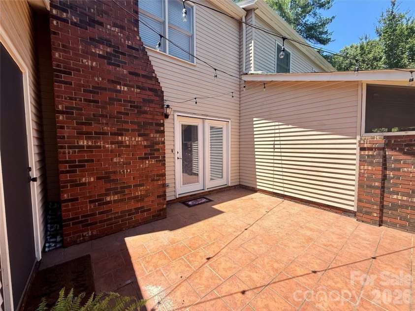2705 North Center Street, Hickory, NC 28601.  MLS# CAR4379325, YatesRealty ID 26633. 