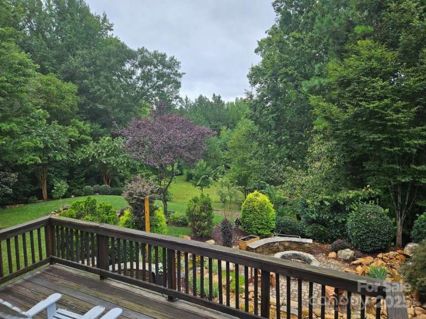 5706 Carter Woods Court, Waxhaw, NC 28173.  MLS# CAR4278861, YatesRealty ID 26634. 