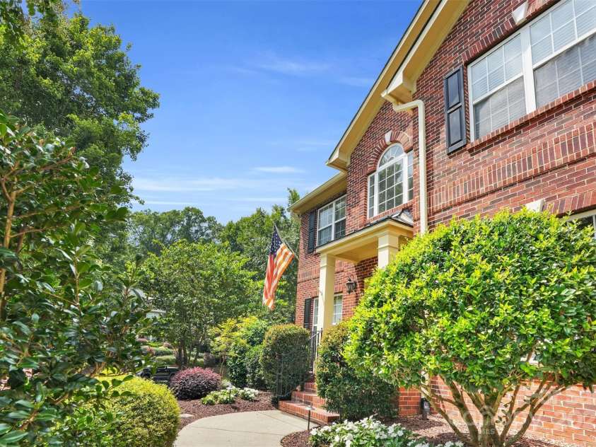 5706 Carter Woods Court, Waxhaw, NC 28173.  MLS# CAR4278861, YatesRealty ID 26634. 