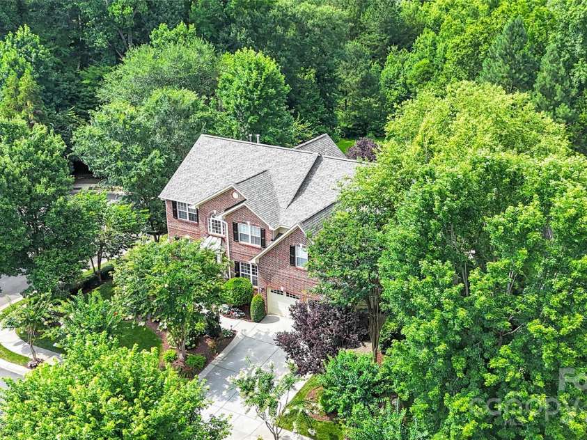 5706 Carter Woods Court, Waxhaw, NC 28173.  MLS# CAR4278861, YatesRealty ID 26634. 