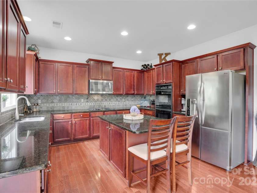 5706 Carter Woods Court, Waxhaw, NC 28173.  MLS# CAR4278861, YatesRealty ID 26634. 