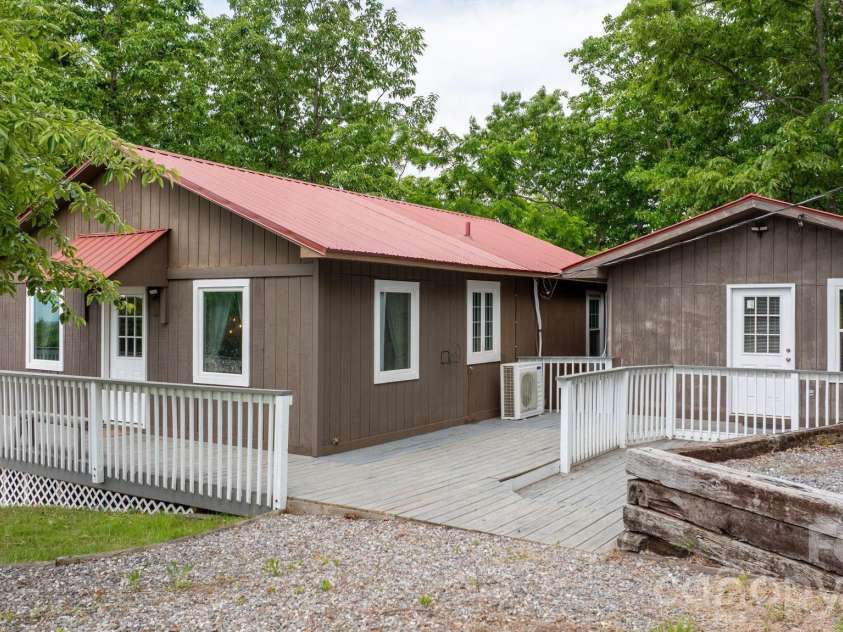 7042 Martin Lane, Morganton, NC 28655.  MLS# CAR4385608, YatesRealty ID 26635. 