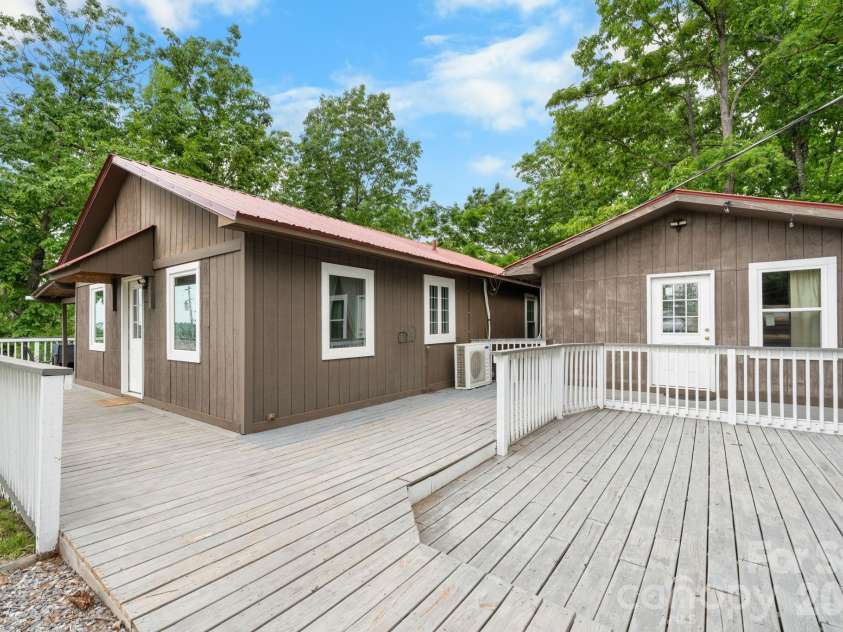 7042 Martin Lane, Morganton, NC 28655.  MLS# CAR4385608, YatesRealty ID 26635. 