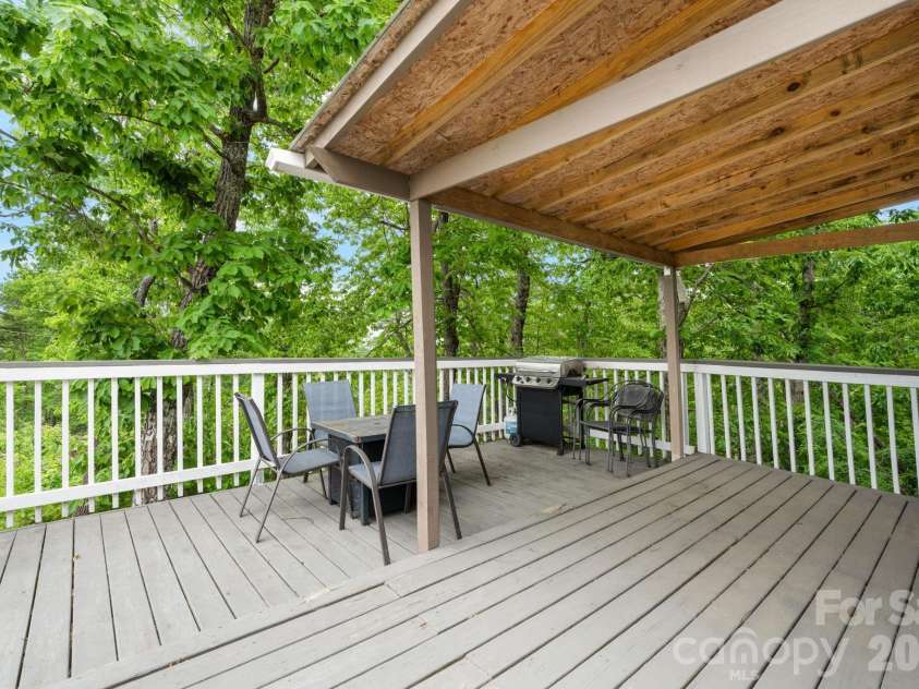 7042 Martin Lane, Morganton, NC 28655.  MLS# CAR4385608, YatesRealty ID 26635. 