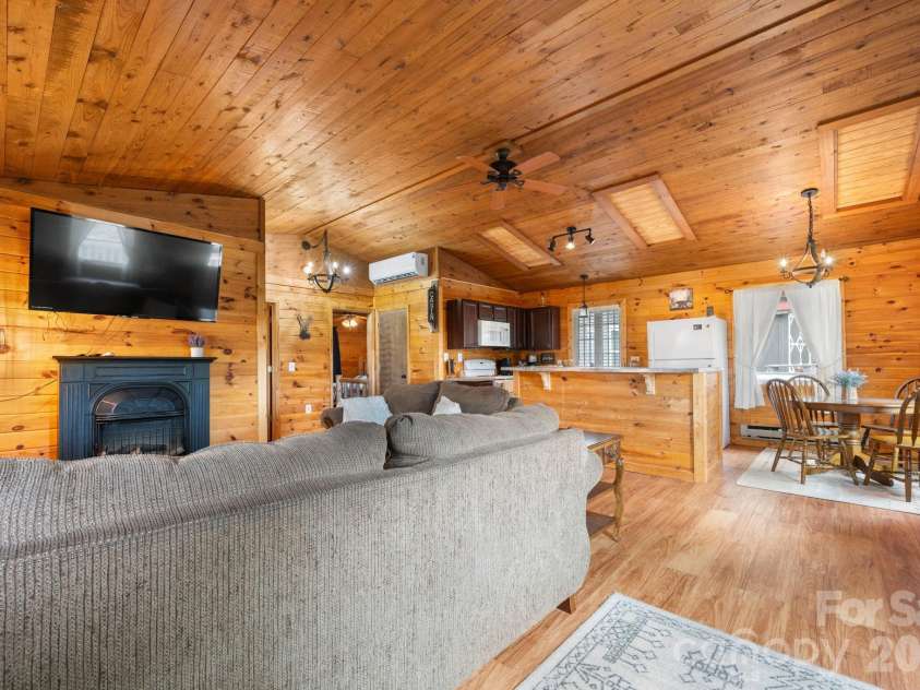7042 Martin Lane, Morganton, NC 28655.  MLS# CAR4385608, YatesRealty ID 26635. 