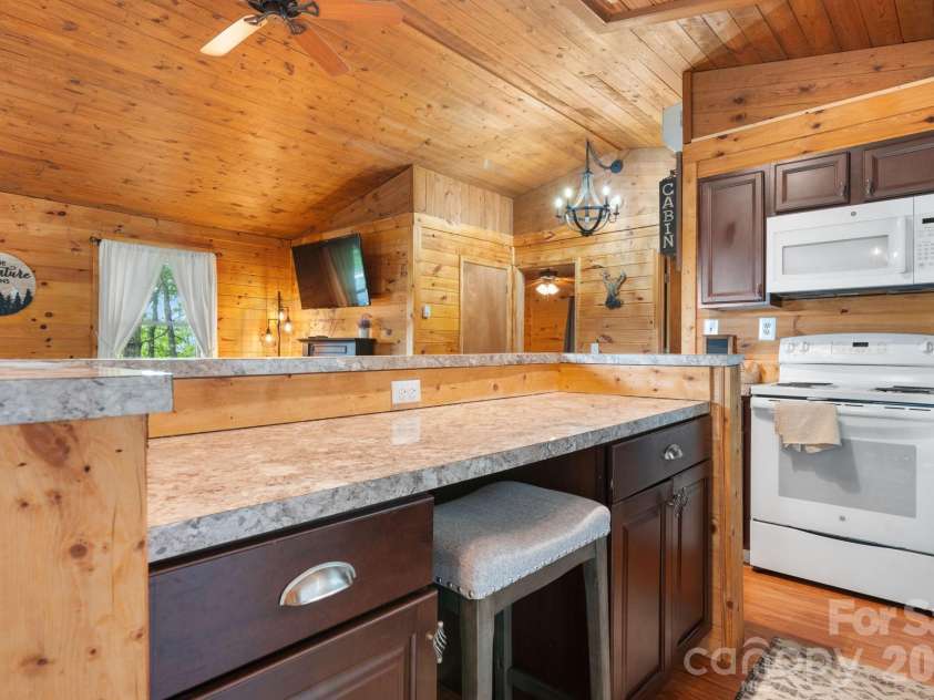 7042 Martin Lane, Morganton, NC 28655.  MLS# CAR4385608, YatesRealty ID 26635. 
