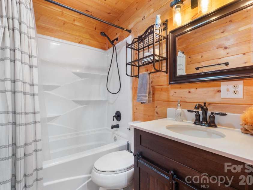 7042 Martin Lane, Morganton, NC 28655.  MLS# CAR4385608, YatesRealty ID 26635. 