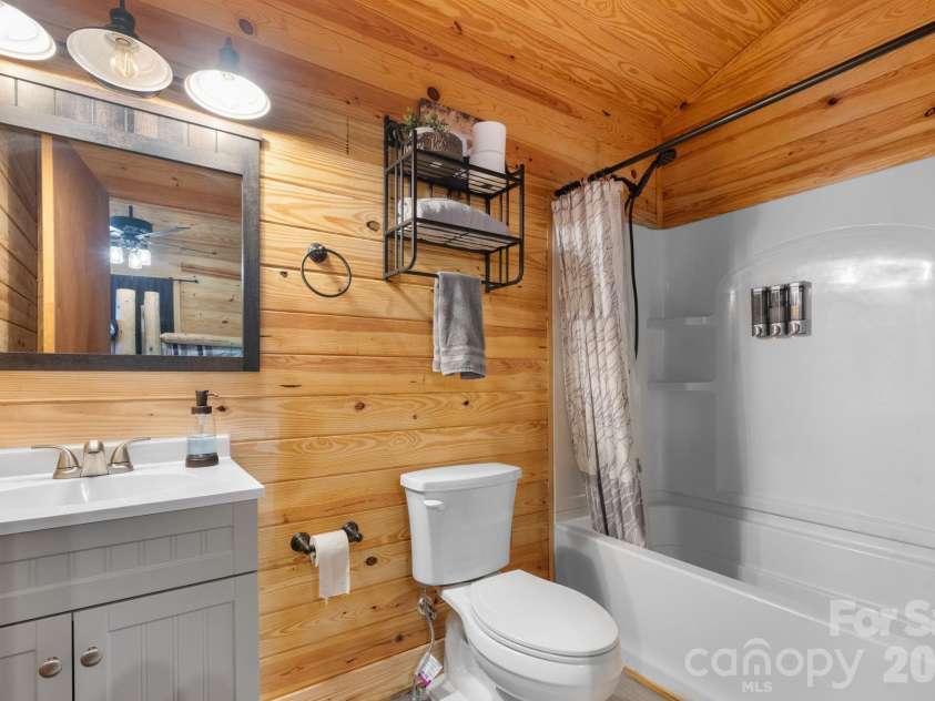 7042 Martin Lane, Morganton, NC 28655.  MLS# CAR4385608, YatesRealty ID 26635. 