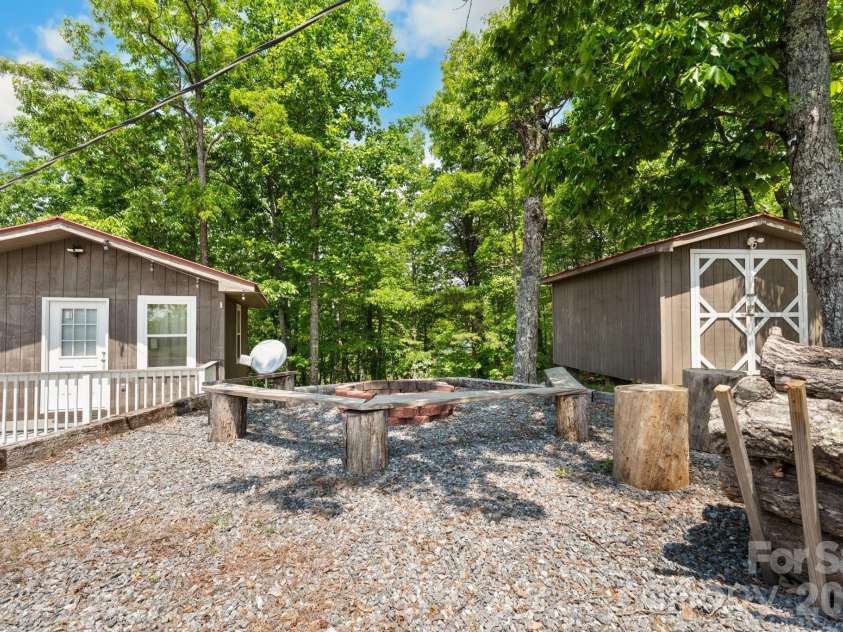 7042 Martin Lane, Morganton, NC 28655.  MLS# CAR4385608, YatesRealty ID 26635. 
