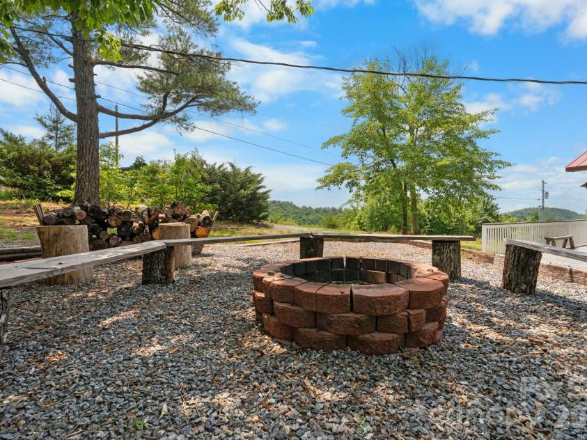 7042 Martin Lane, Morganton, NC 28655.  MLS# CAR4385608, YatesRealty ID 26635. 