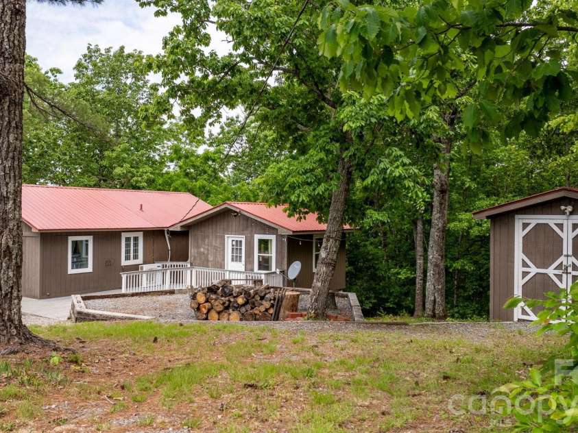 7042 Martin Lane, Morganton, NC 28655.  MLS# CAR4385608, YatesRealty ID 26635. 