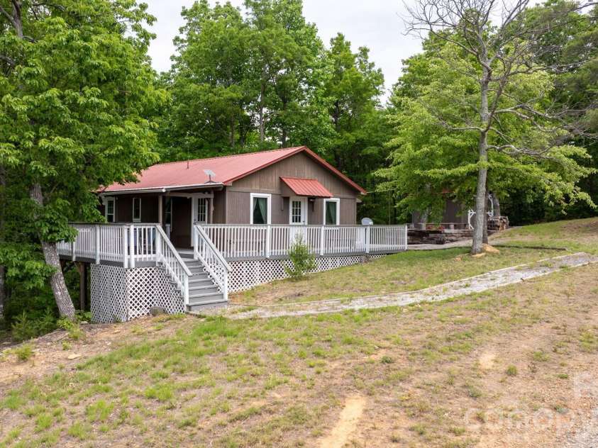 7042 Martin Lane, Morganton, NC 28655.  MLS# CAR4385608, YatesRealty ID 26635. 