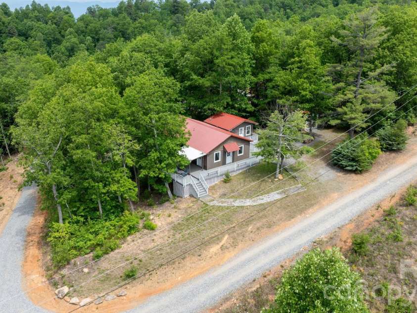 7042 Martin Lane, Morganton, NC 28655.  MLS# CAR4385608, YatesRealty ID 26635. 