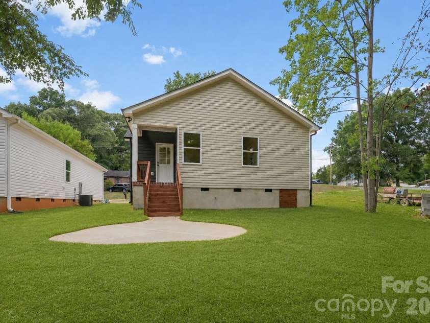 1038 Grady Street, Salisbury, NC 28144.  MLS# CAR4417922, YatesRealty ID 26636. Grass is enhanced