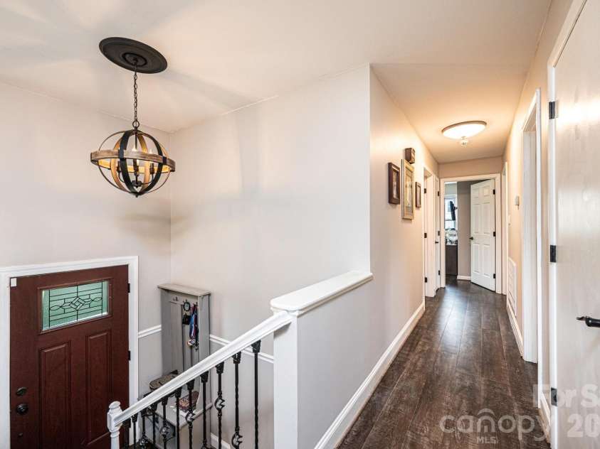 3231 25th Street, Hickory, NC 28601.  MLS# CAR4375947, YatesRealty ID 26638. 