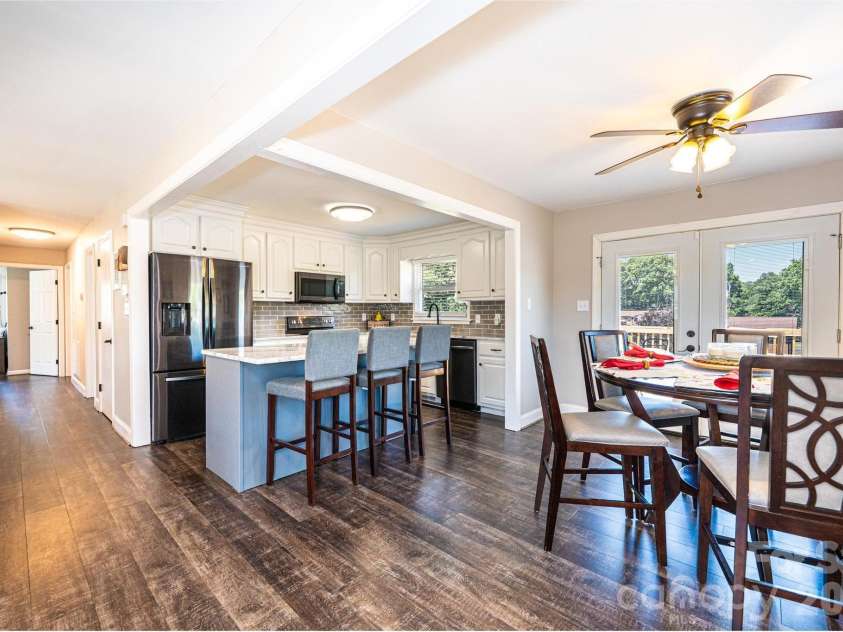 3231 25th Street, Hickory, NC 28601.  MLS# CAR4375947, YatesRealty ID 26638. 