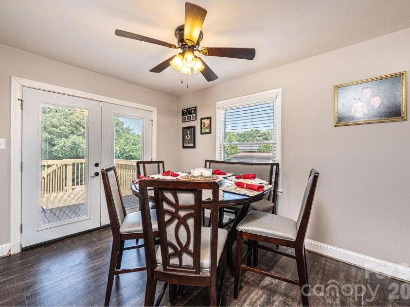 3231 25th Street, Hickory, NC 28601.  MLS# CAR4375947, YatesRealty ID 26638. 