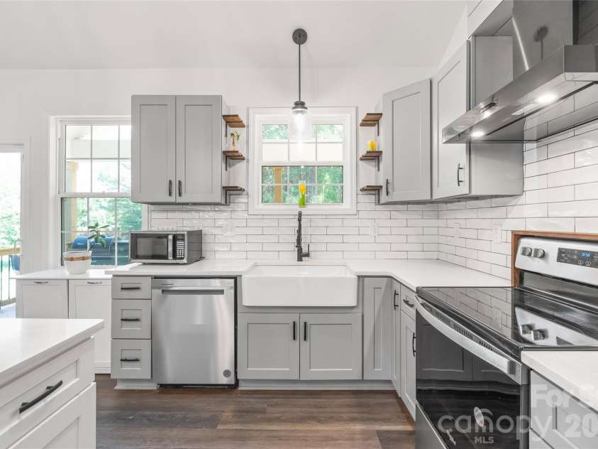 116 Damon Drive, Shelby, NC 28150.  MLS# CAR4375356, YatesRealty ID 26639. A cook's dream