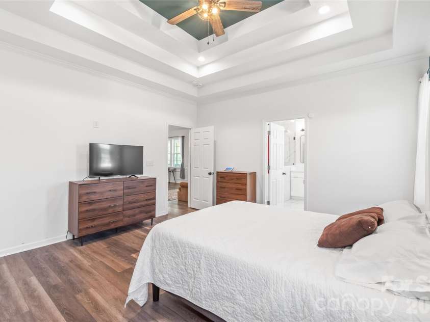 116 Damon Drive, Shelby, NC 28150.  MLS# CAR4375356, YatesRealty ID 26639. Featuring a lovely tray ceiling 