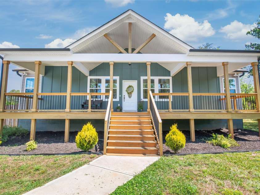 116 Damon Drive, Shelby, NC 28150.  MLS# CAR4375356, YatesRealty ID 26639. Welcome home!
