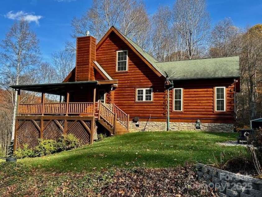 17 Aaron Way, Waynesville, NC 28786.  MLS# CAR4319469, YatesRealty ID 2664. Side View