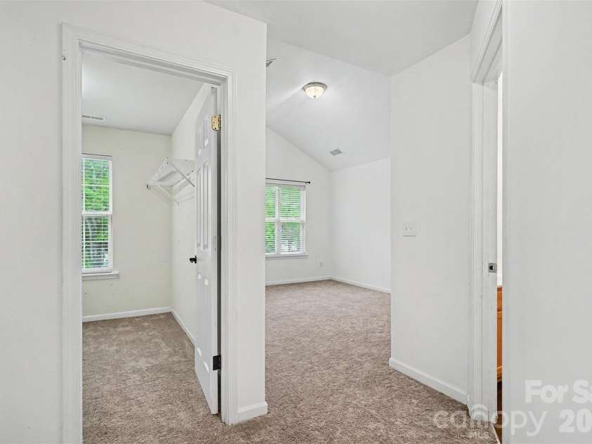 7514 Abigail Glen Drive, Charlotte, NC 28212.  MLS# CAR4386440, YatesRealty ID 26640. 